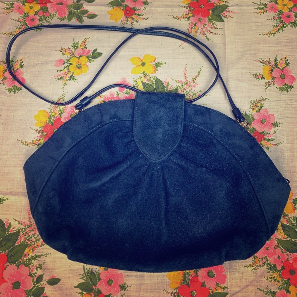 ✨💙 Super Fly Vintage Navy Suede Bag 💙✨